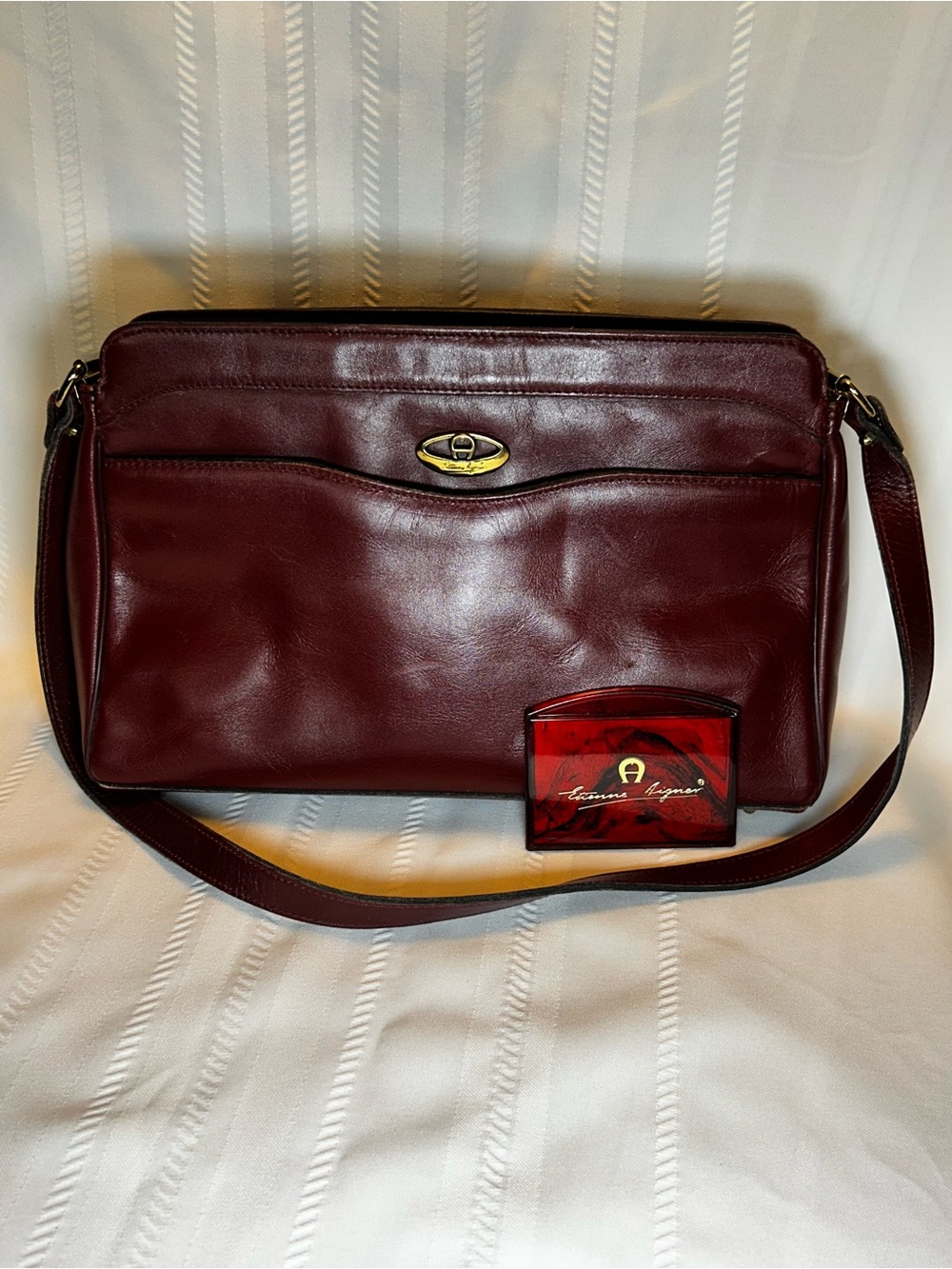 Vintage Etienne Aigner Shoulder Bag Purse Burgundy Leather Brass Comoact Mirror